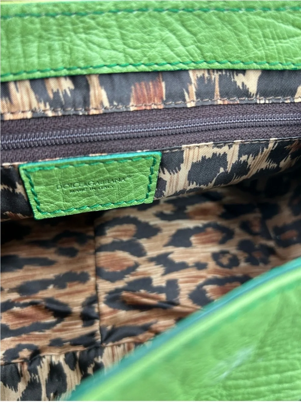 Women’s vintage dolce & Gabbana grainy, leather satchel in neon green made Italy
